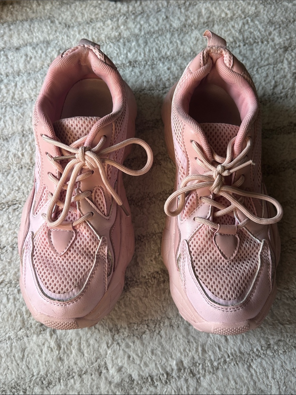 Berness Pink Mesh Athletic Sneakers with Lace-Up Comfort